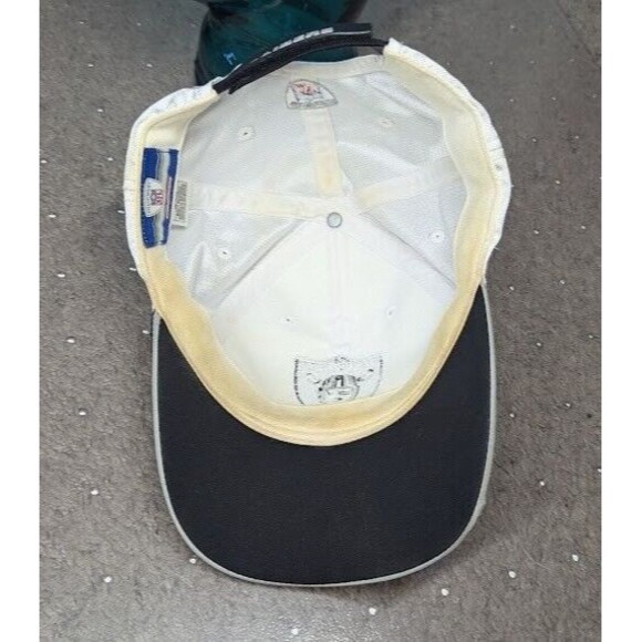 Reebok Oakland Raiders NFL Cap Silver Black White-OSFM-Adjustable - Picture 6 of 7